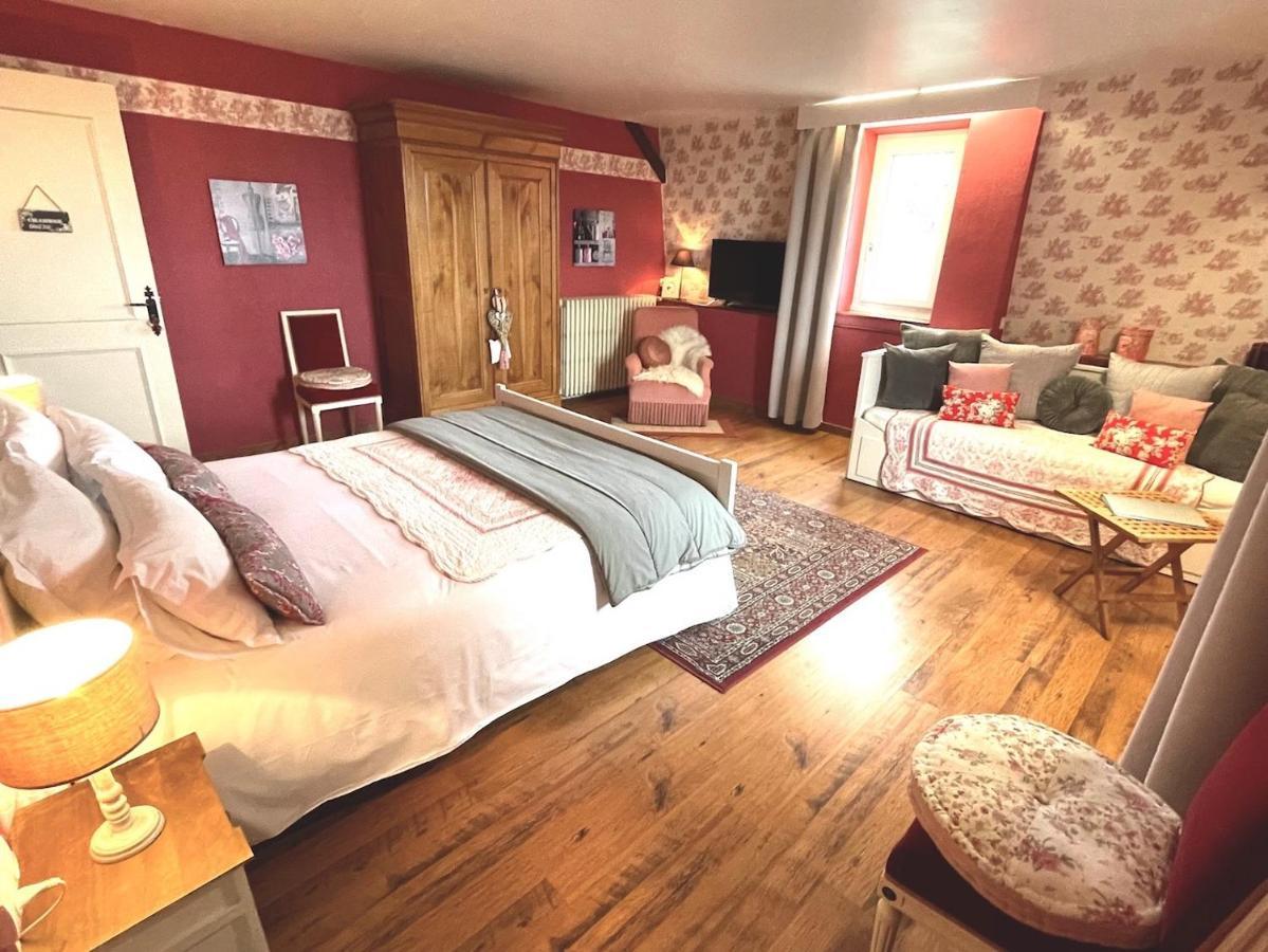 Maison D'Hotes Et Gites La Chouannerie A Cote Du Parc Du Puy Dufou Pouzauges Eksteriør bilde