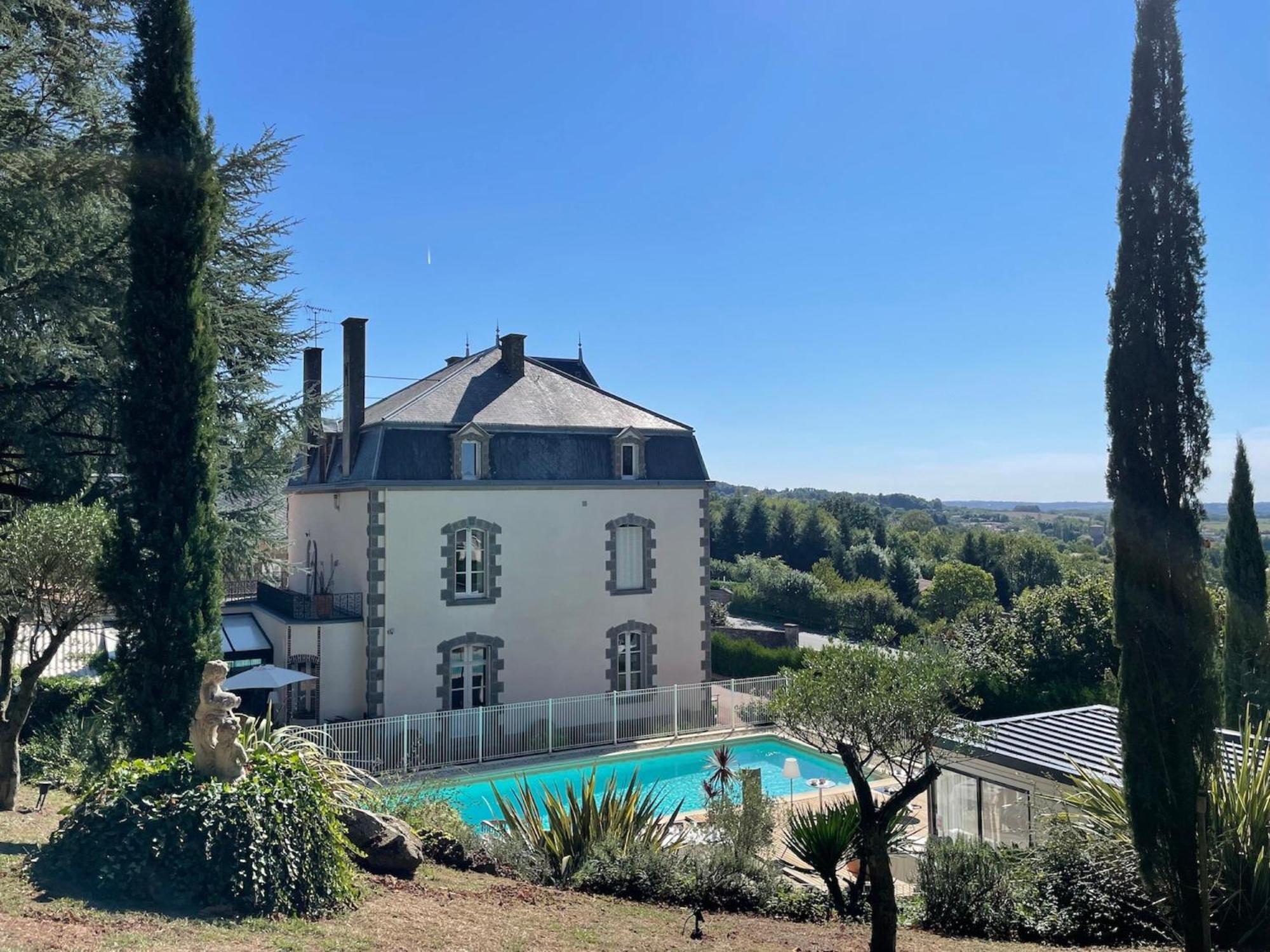 Maison D'Hotes Et Gites La Chouannerie A Cote Du Parc Du Puy Dufou Pouzauges Eksteriør bilde