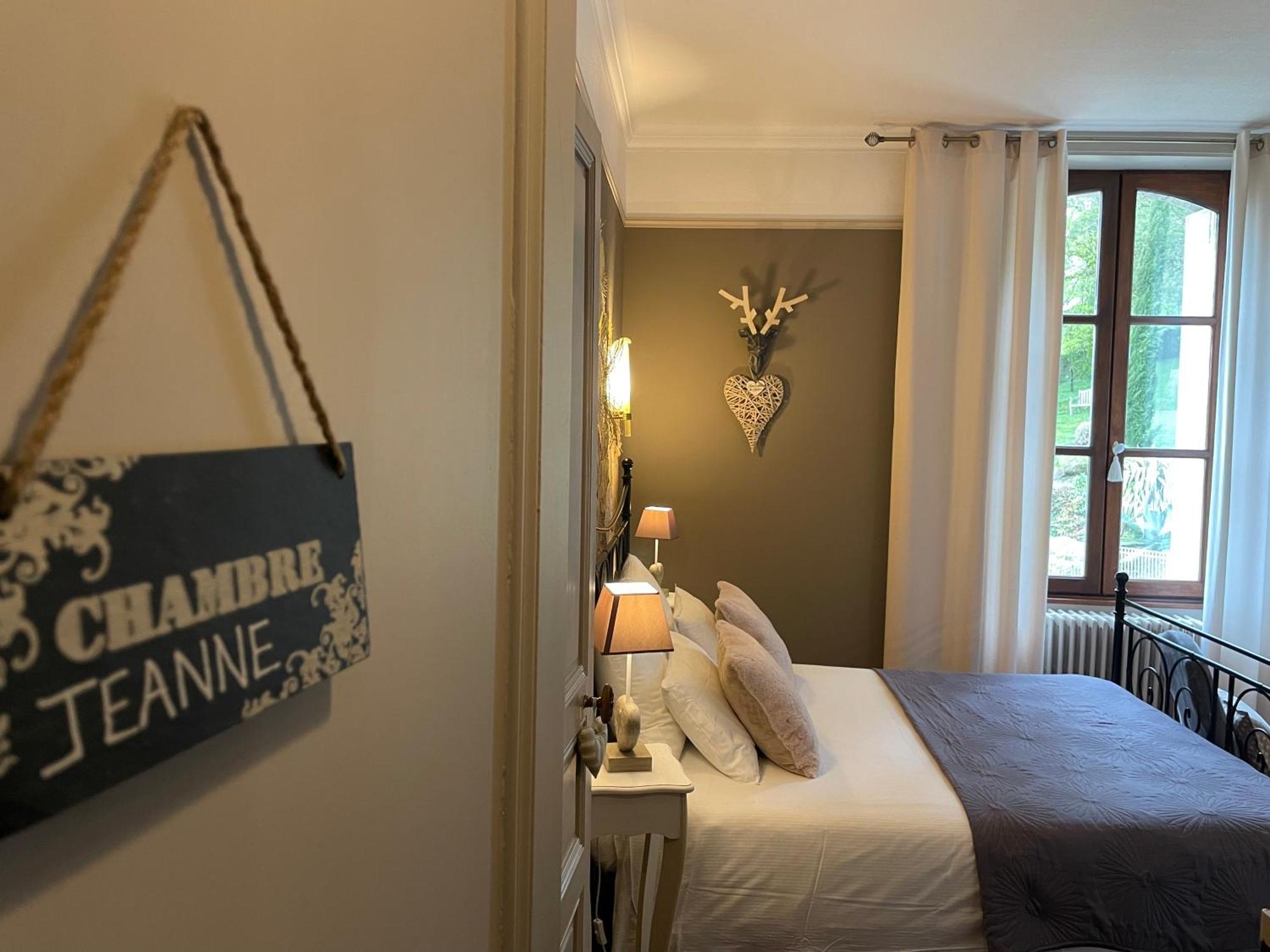 Maison D'Hotes Et Gites La Chouannerie A Cote Du Parc Du Puy Dufou Pouzauges Eksteriør bilde